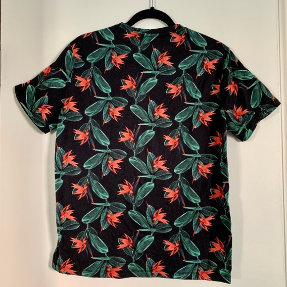 FOREVER 21 Shirt👕!! - Picture 2 of 3